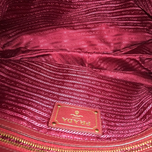 Prada zip-top hobo handbag💯authentic - Picture 3 of 5
